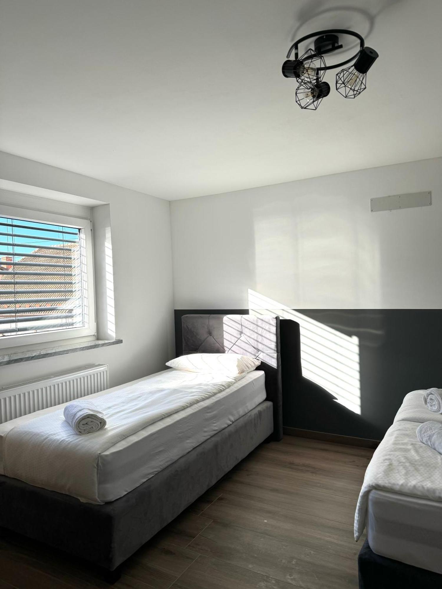 L&L Rooms Марибор Екстериор снимка